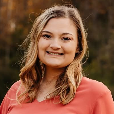 Jenna - Junior Stylist